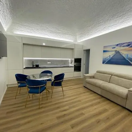 Little White House *