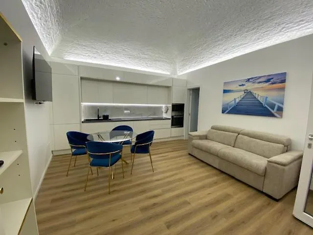 Little White House *
