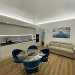 Little White House * 洛阿诺
