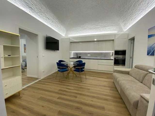 Little White House *