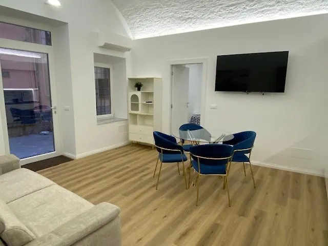 Little White House Apartman Loano