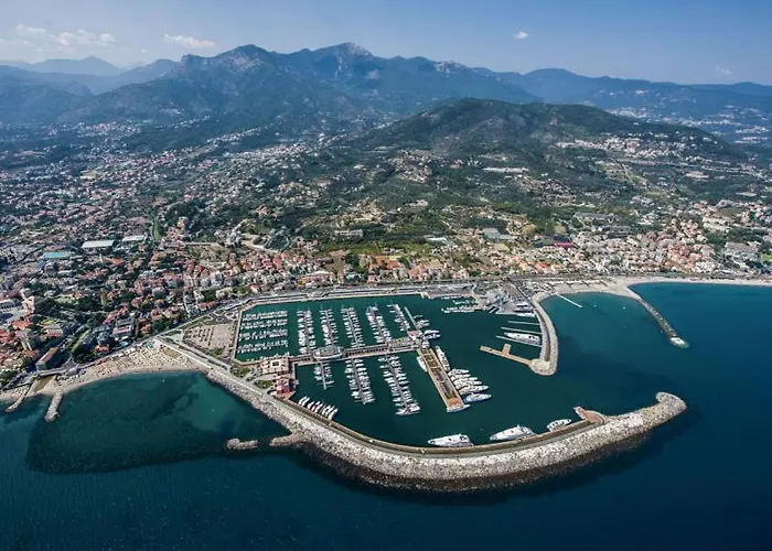 Little White House * Loano